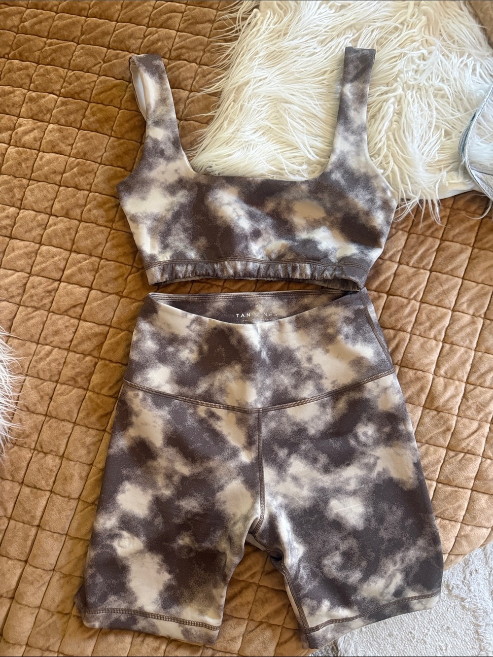 TAN + LINES Tie-Dye Active Sports Top in Brown & Cream